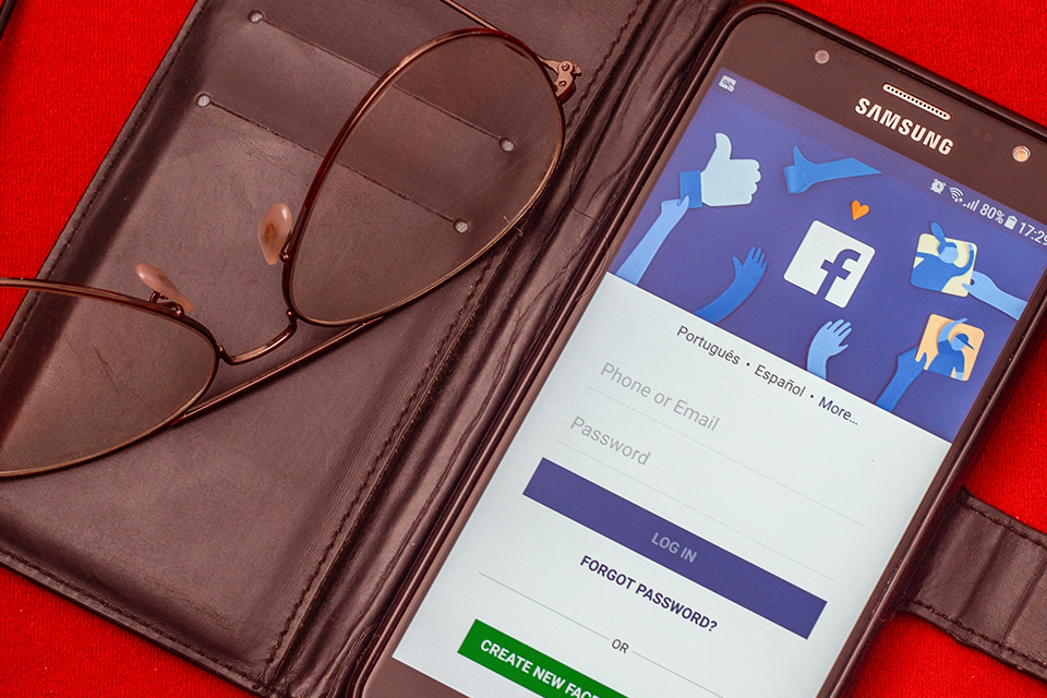 Facebook melhora gerenciamento de dados pessoais em atualização