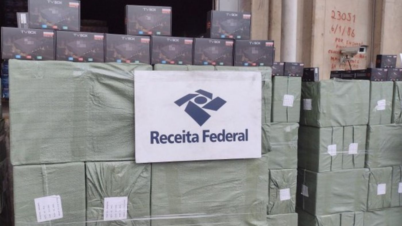 Receita Federal apreende 40 mil TV Box no Porto de Santos